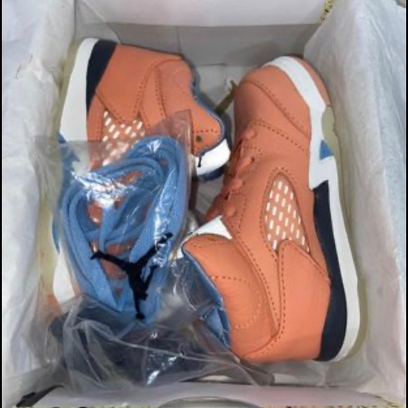 Jordan’s 5 Retros DJ Khaled 7c - Picture 5 of 5